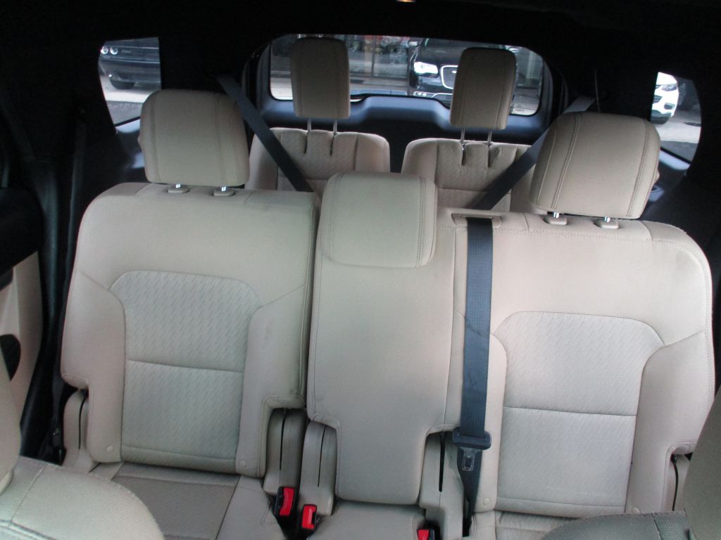 Photo 14 of this FORD EXPLORER