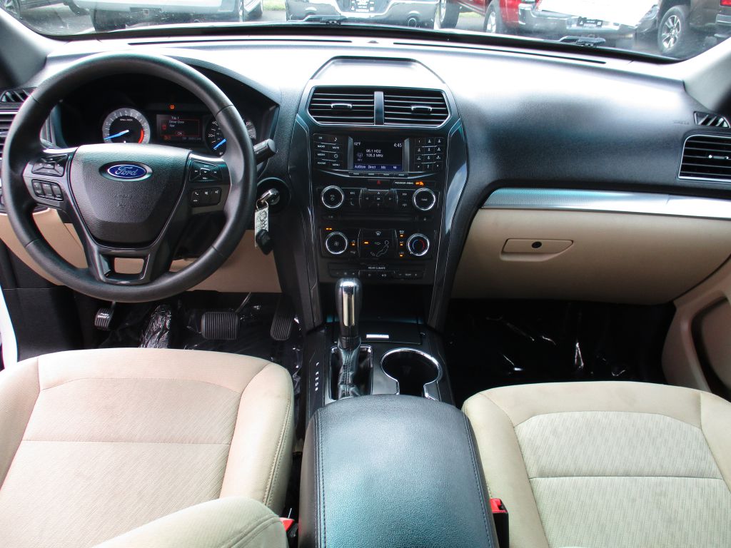 Photo 15 of this FORD EXPLORER