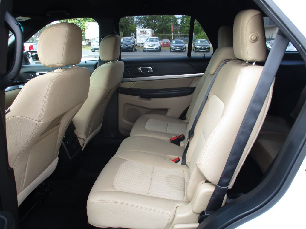 Photo 17 of this FORD EXPLORER