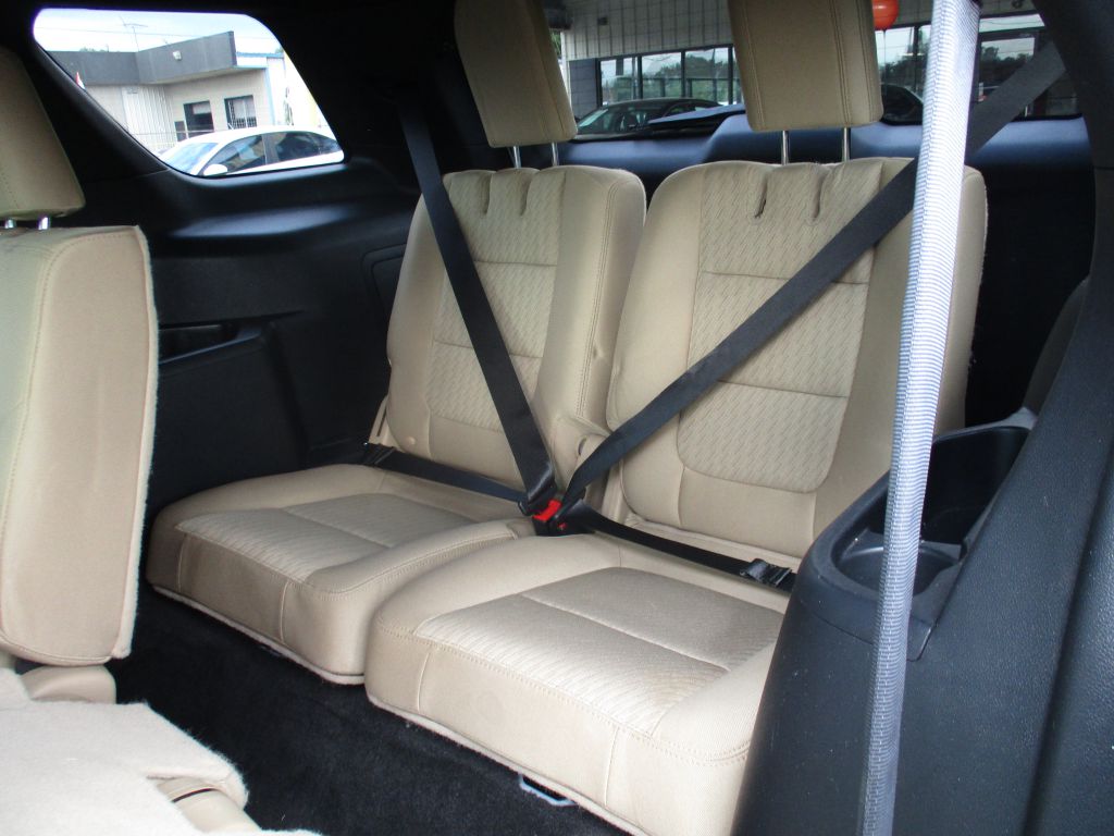 Photo 18 of this FORD EXPLORER