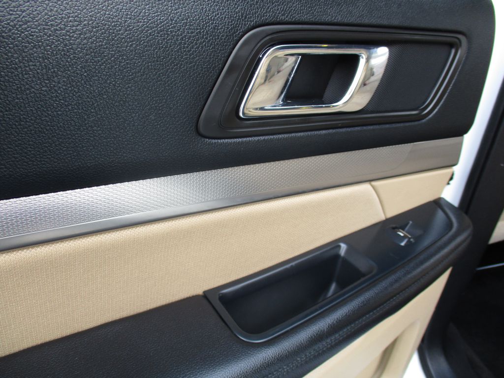 Photo 23 of this FORD EXPLORER