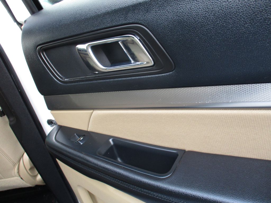 Photo 24 of this FORD EXPLORER