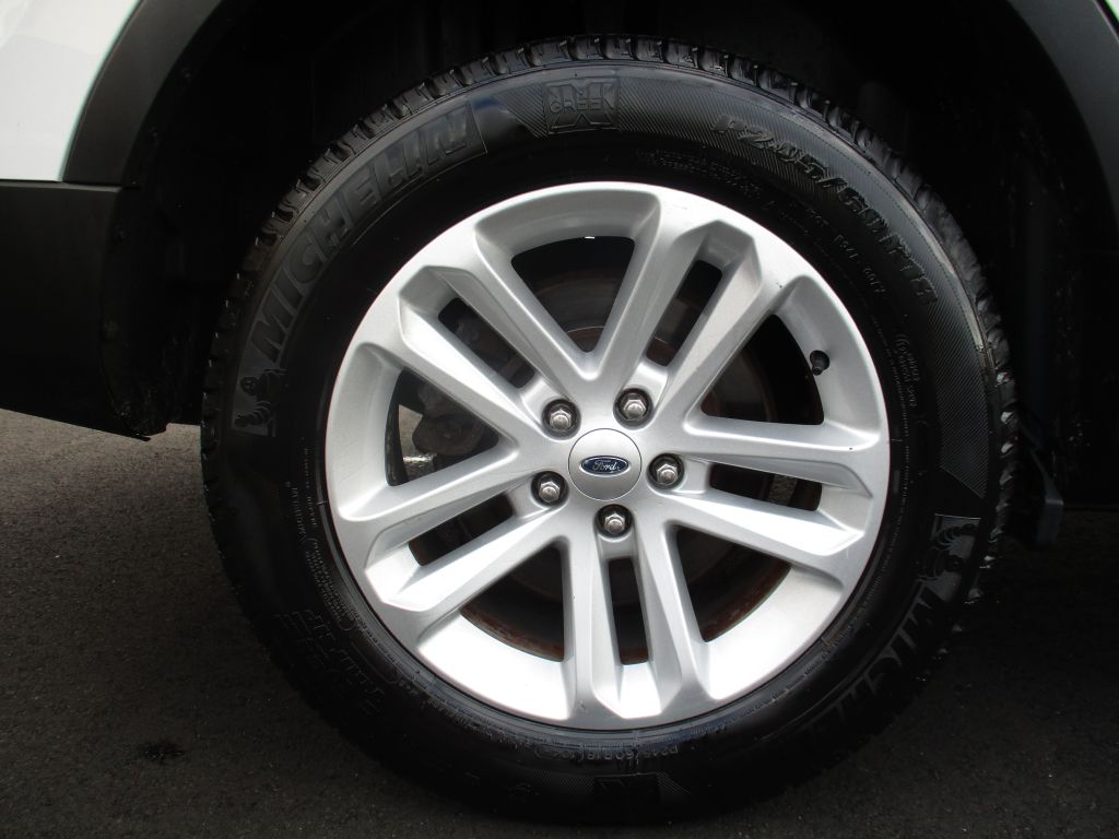Photo 27 of this FORD EXPLORER