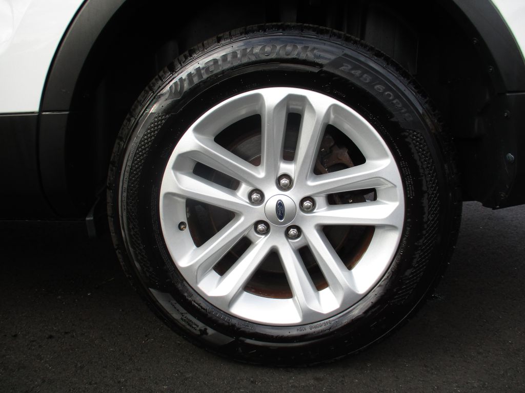 Photo 28 of this FORD EXPLORER