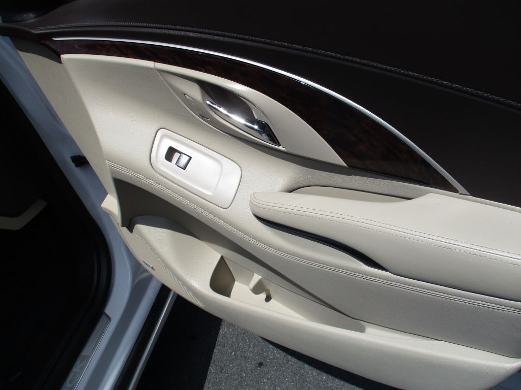 Photo 23 of this BUICK LACROSSE