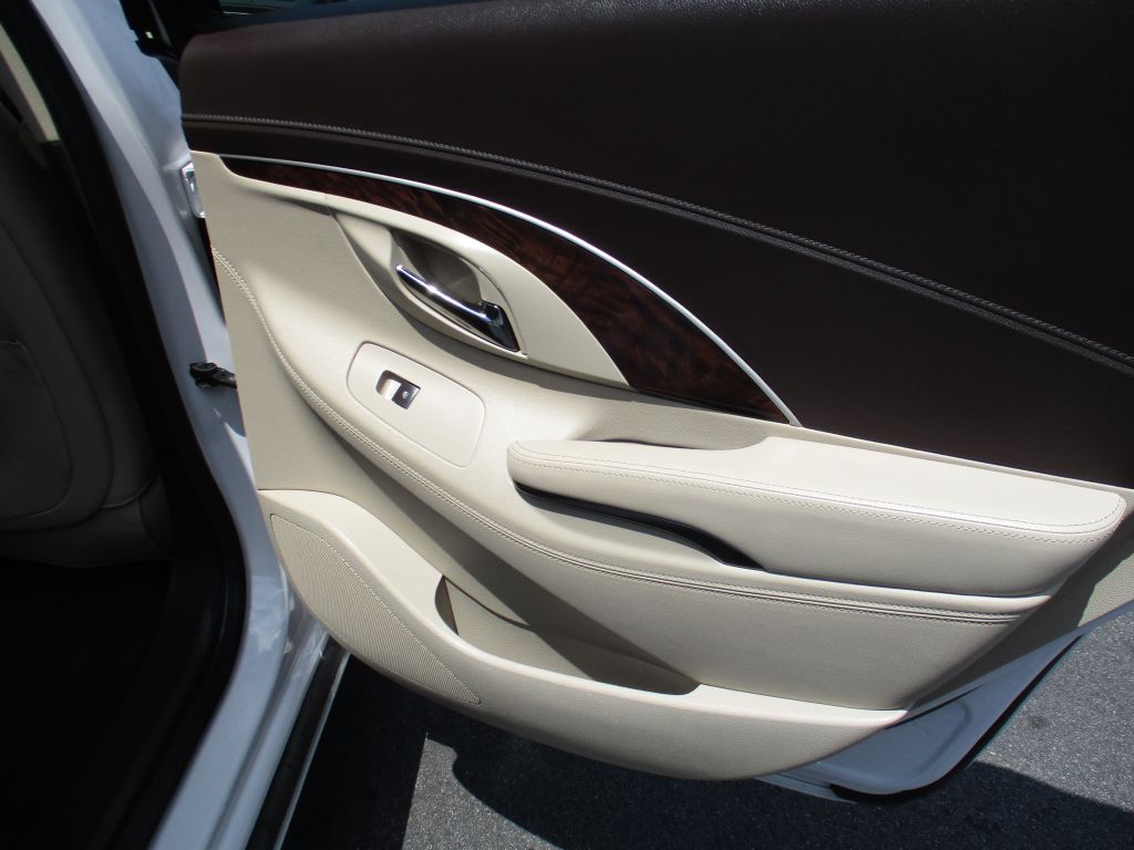 Photo 22 of this BUICK LACROSSE