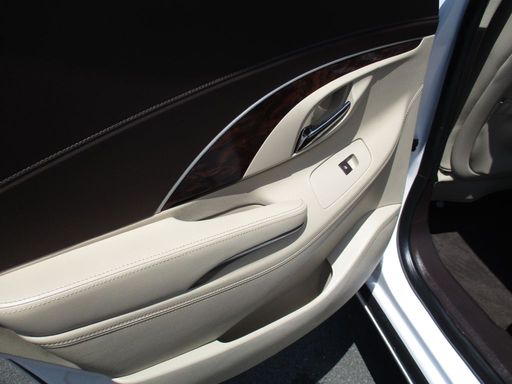 Photo 21 of this BUICK LACROSSE