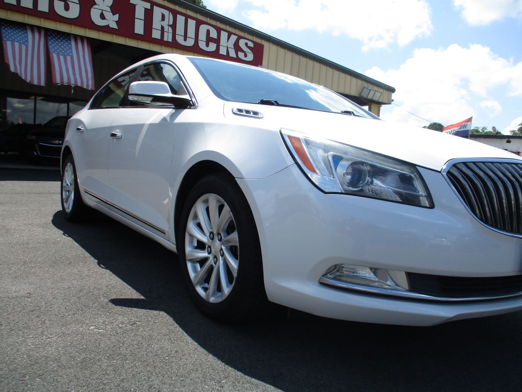 Photo 9 of this BUICK LACROSSE