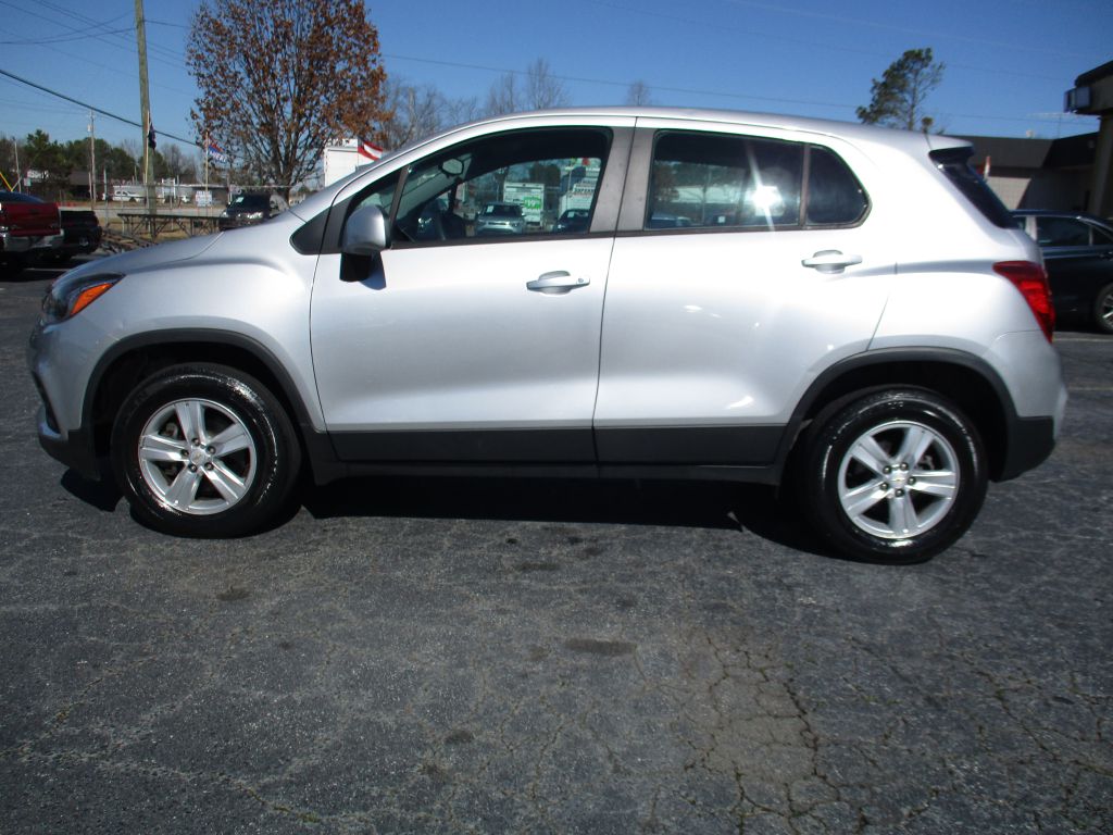 Photo 3 of this CHEVROLET TRAX