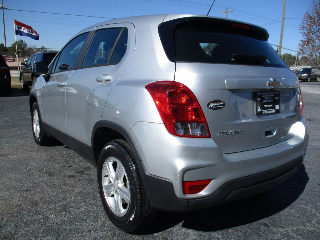 Photo 6 of this CHEVROLET TRAX