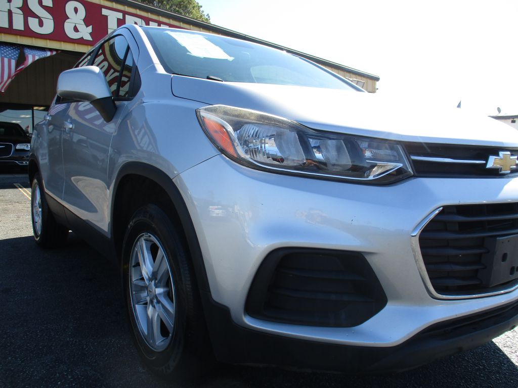 Photo 10 of this CHEVROLET TRAX