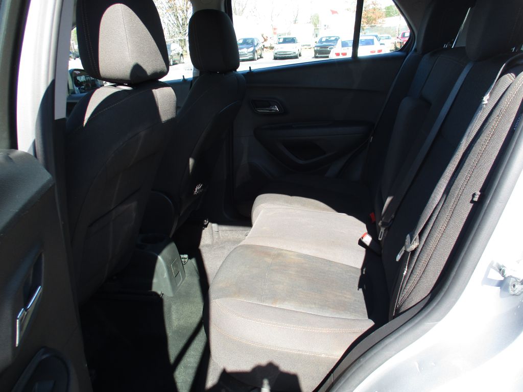 Photo 18 of this CHEVROLET TRAX