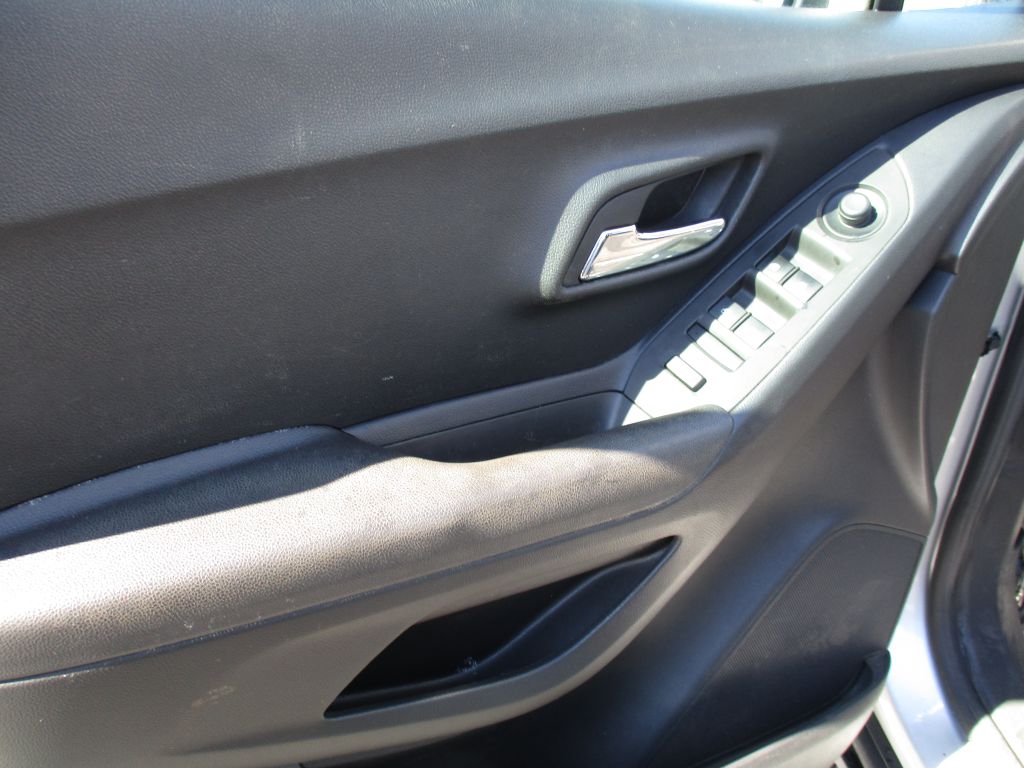 Photo 21 of this CHEVROLET TRAX