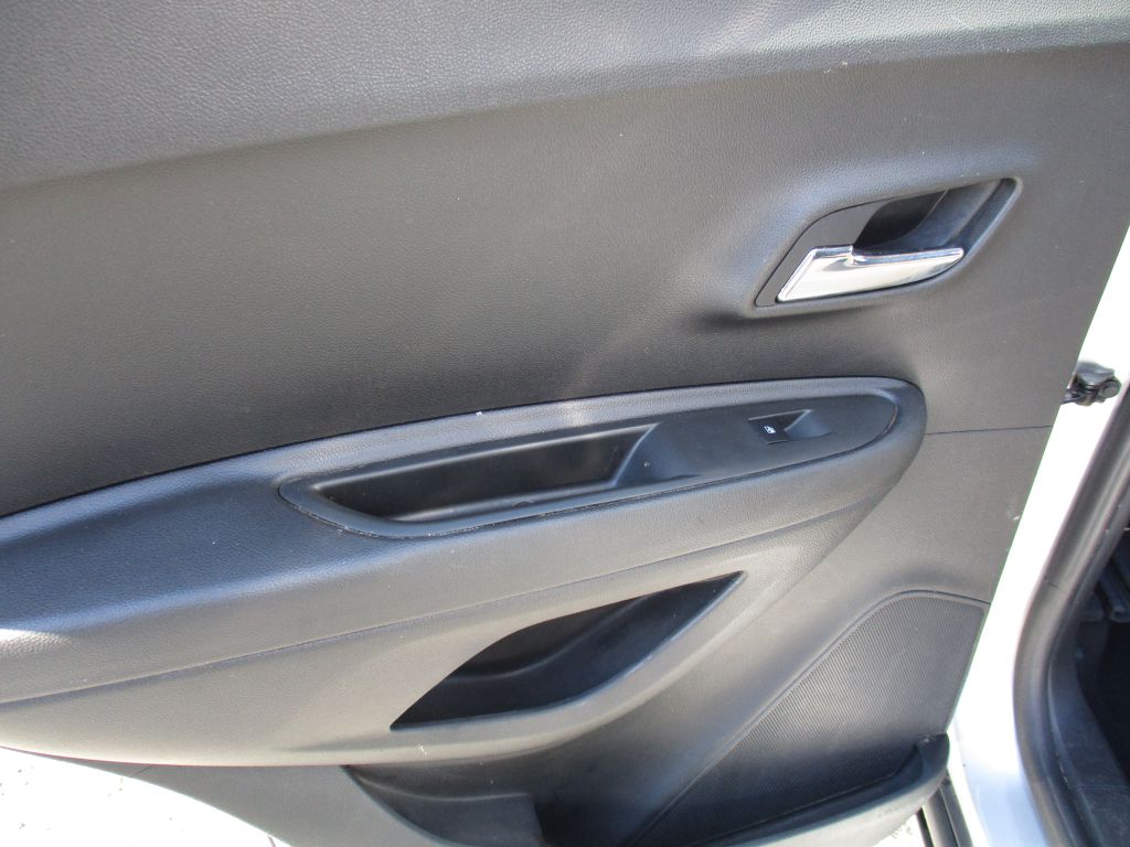 Photo 22 of this CHEVROLET TRAX