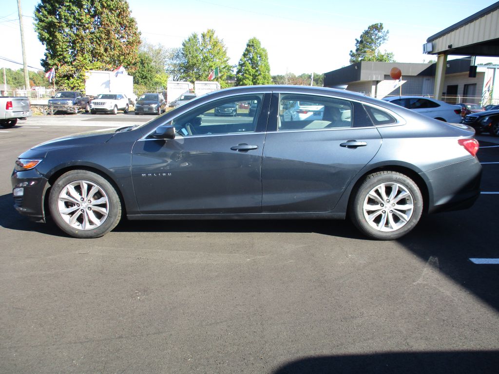 Photo 2 of this CHEVROLET MALIBU