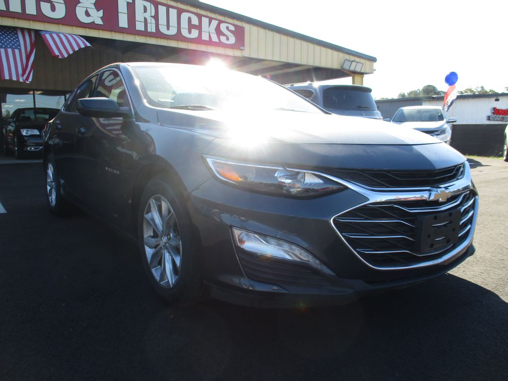 Photo 8 of this CHEVROLET MALIBU