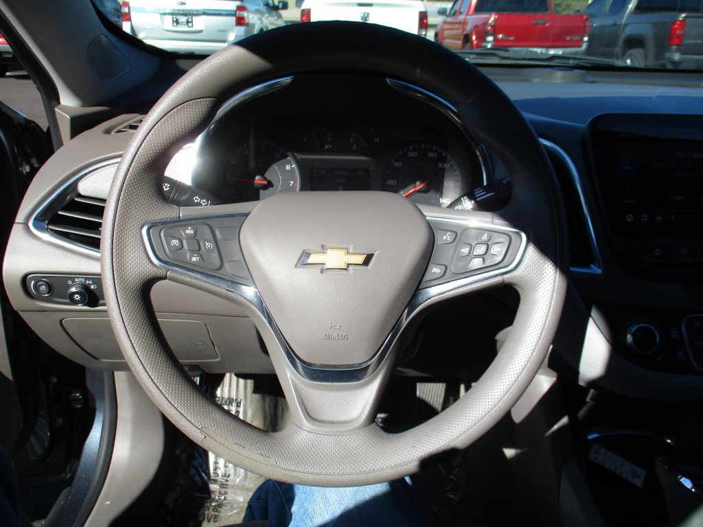 Photo 11 of this CHEVROLET MALIBU