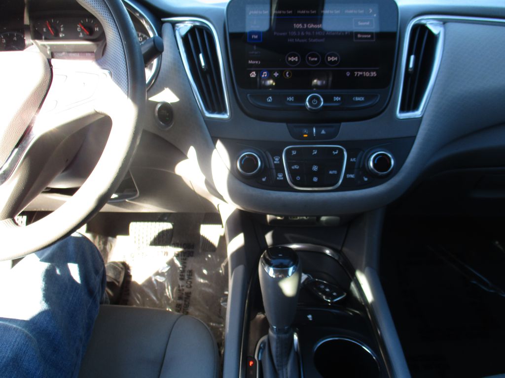 Photo 13 of this CHEVROLET MALIBU