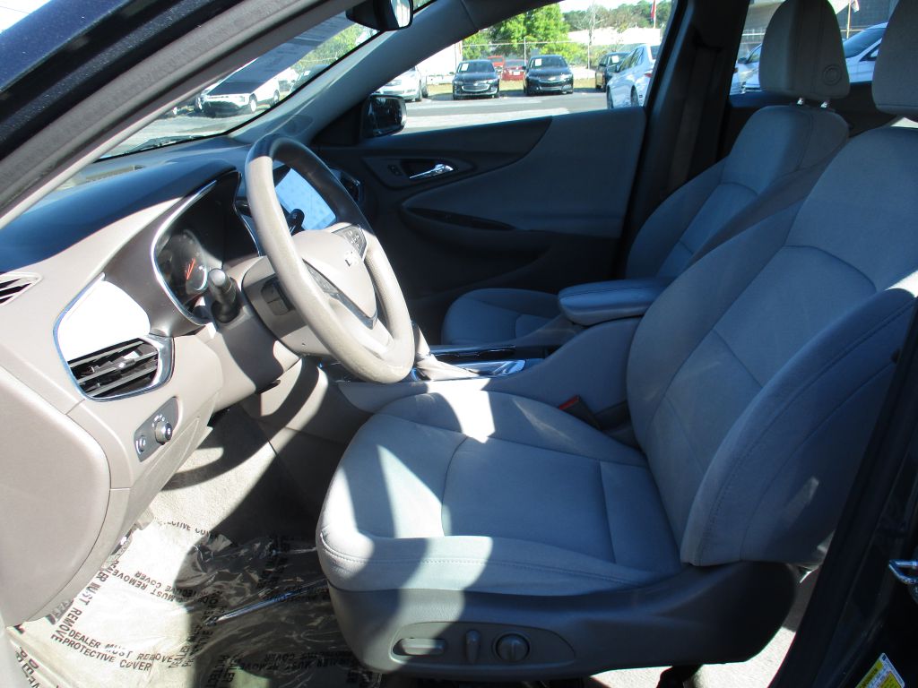 Photo 16 of this CHEVROLET MALIBU