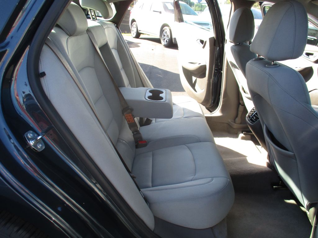 Photo 18 of this CHEVROLET MALIBU