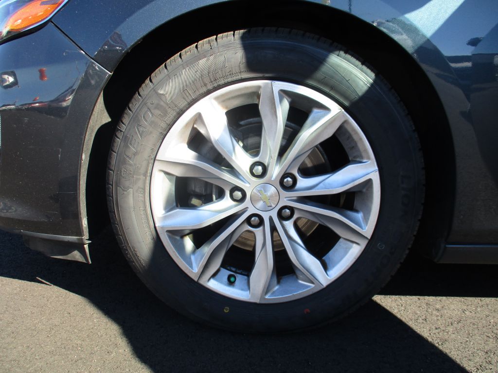 Photo 27 of this CHEVROLET MALIBU