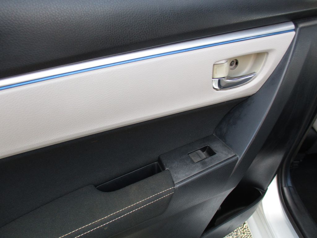 Photo 22 of this TOYOTA COROLLA