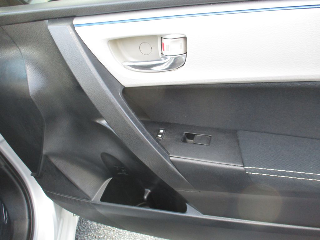 Photo 24 of this TOYOTA COROLLA