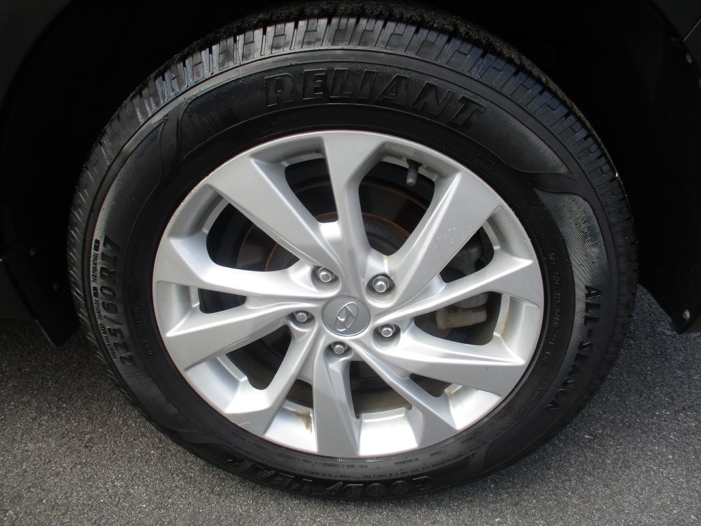 Photo 7 of this HYUNDAI TUCSON