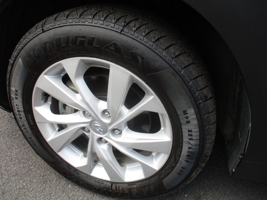 Photo 8 of this HYUNDAI TUCSON