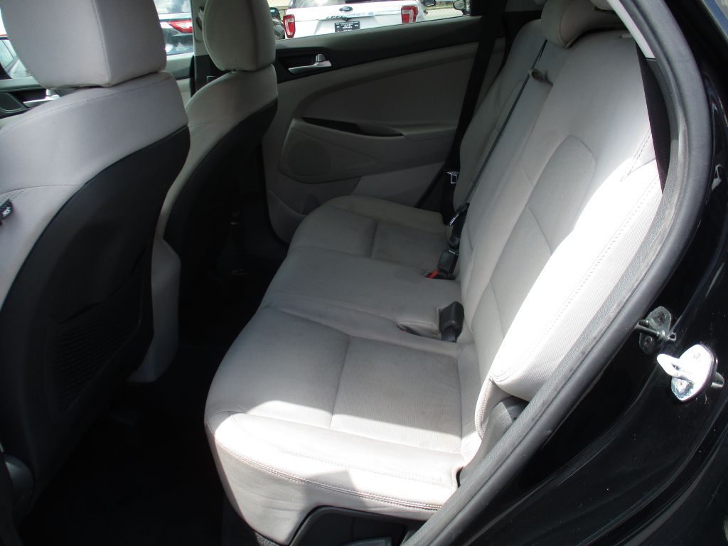 Photo 19 of this HYUNDAI TUCSON