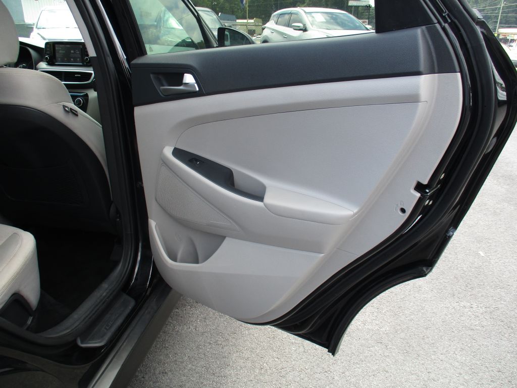 Photo 22 of this HYUNDAI TUCSON