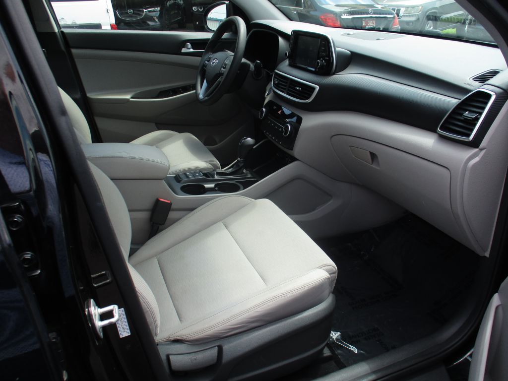 Photo 24 of this HYUNDAI TUCSON