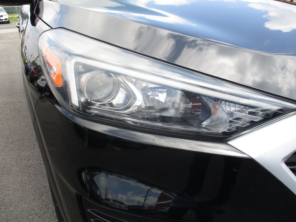 Photo 28 of this HYUNDAI TUCSON