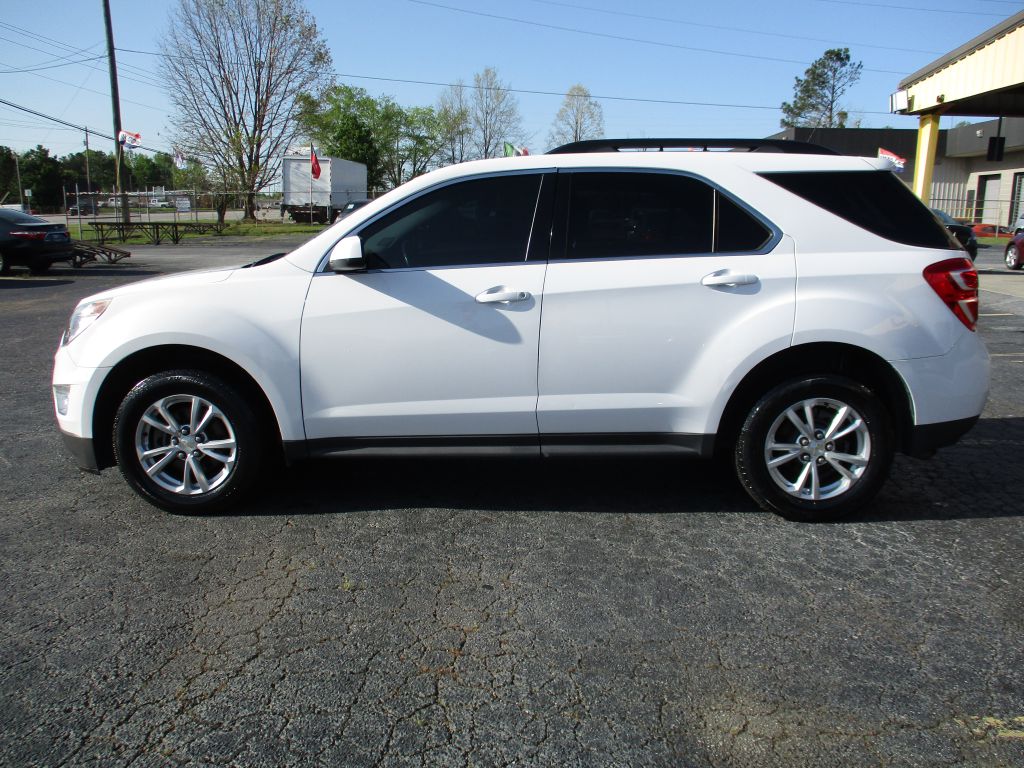 Photo 3 of this CHEVROLET EQUINOX