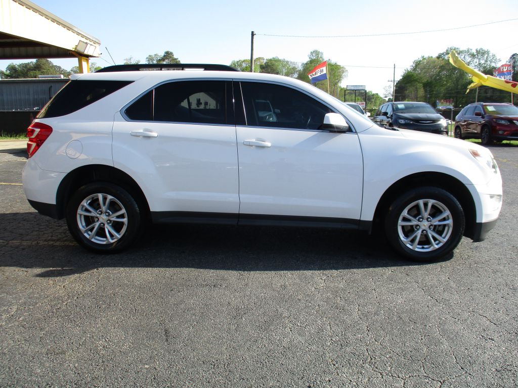 Photo 4 of this CHEVROLET EQUINOX