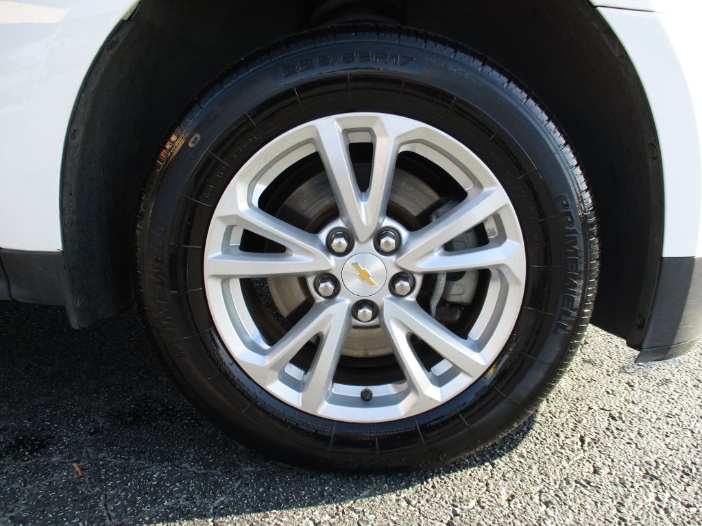Photo 25 of this CHEVROLET EQUINOX