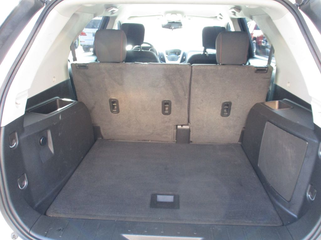 Photo 29 of this CHEVROLET EQUINOX