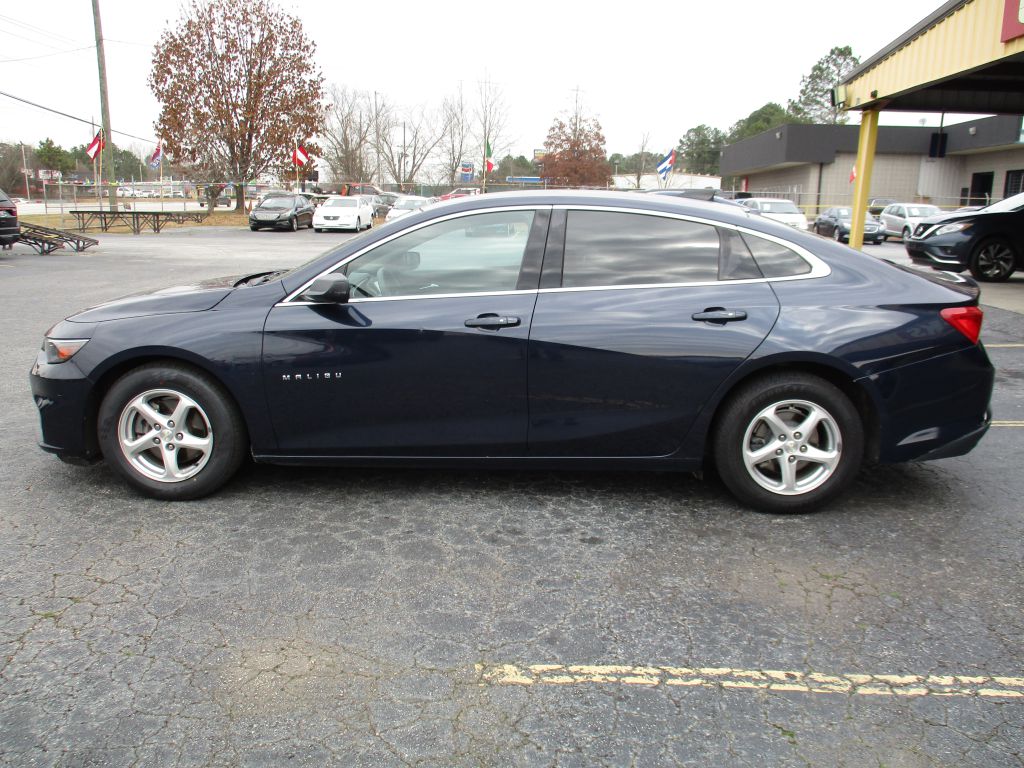 Photo 3 of this CHEVROLET MALIBU