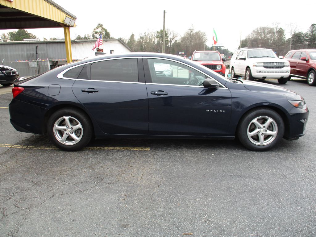 Photo 4 of this CHEVROLET MALIBU