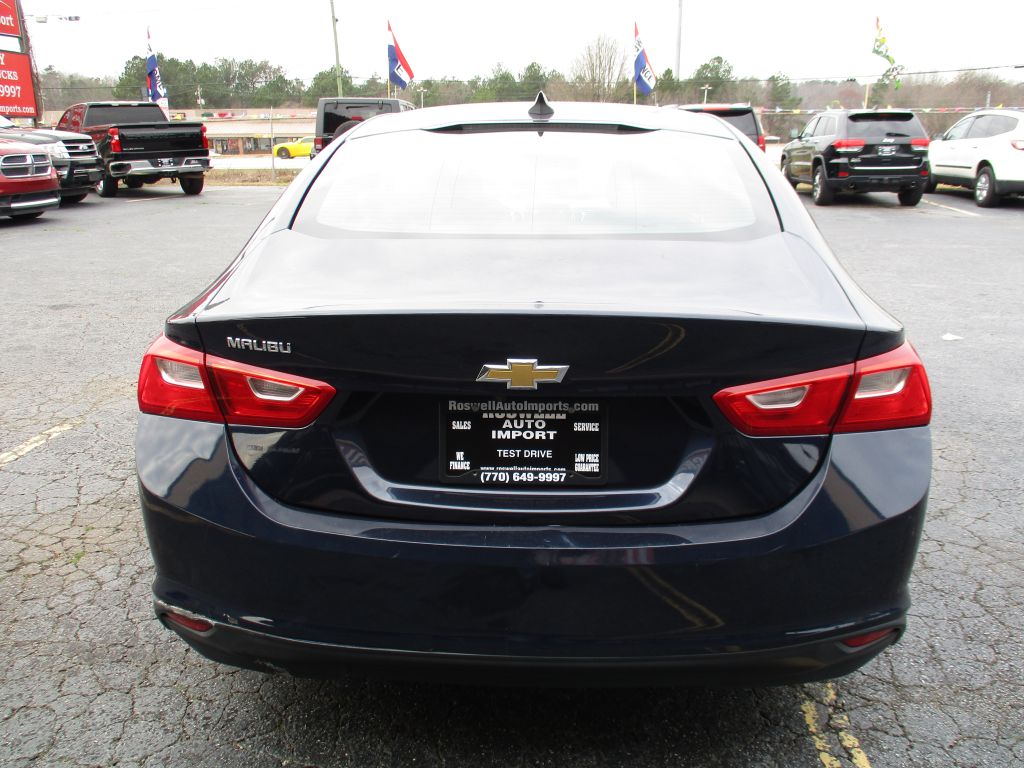Photo 5 of this CHEVROLET MALIBU