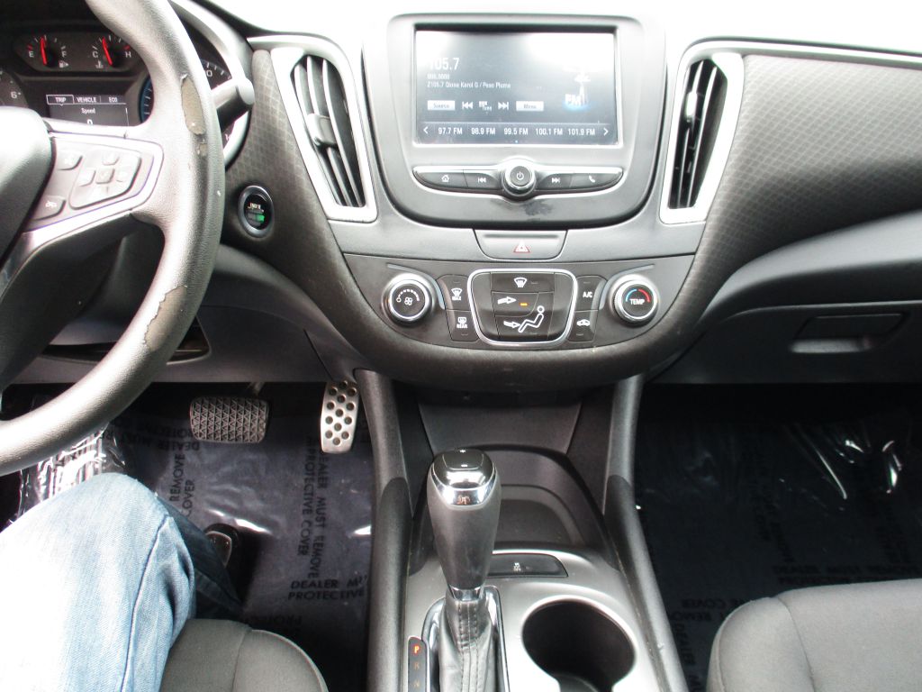 Photo 12 of this CHEVROLET MALIBU