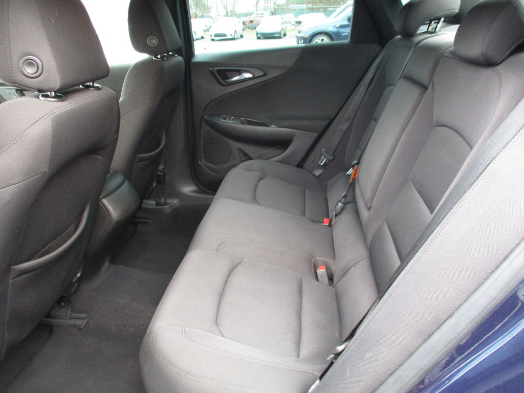 Photo 15 of this CHEVROLET MALIBU