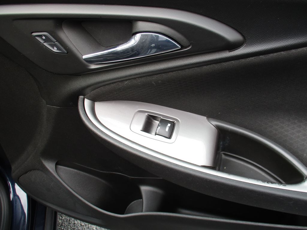 Photo 21 of this CHEVROLET MALIBU