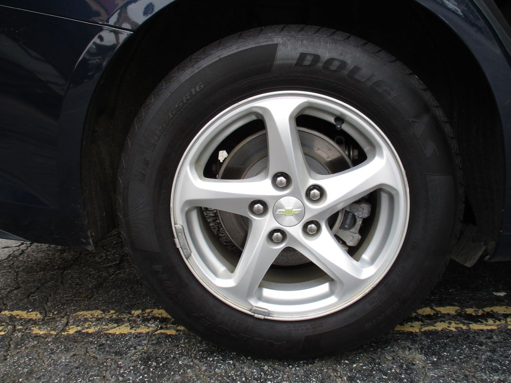Photo 23 of this CHEVROLET MALIBU