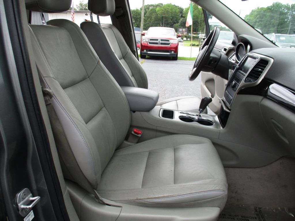 Photo 18 of this JEEP GRAND CHEROKEE