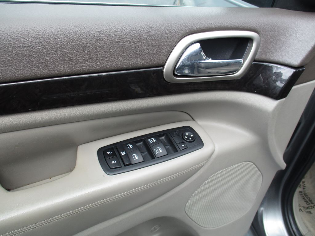Photo 19 of this JEEP GRAND CHEROKEE
