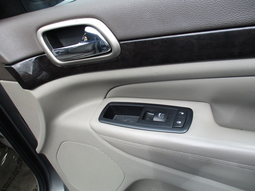 Photo 22 of this JEEP GRAND CHEROKEE