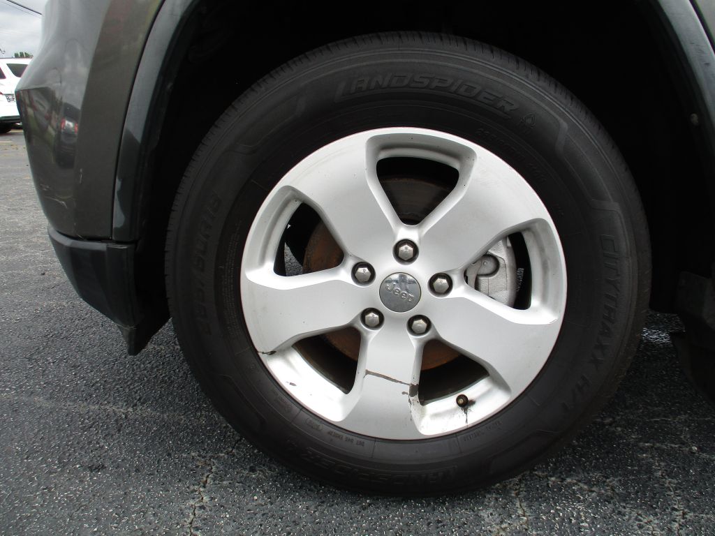 Photo 26 of this JEEP GRAND CHEROKEE