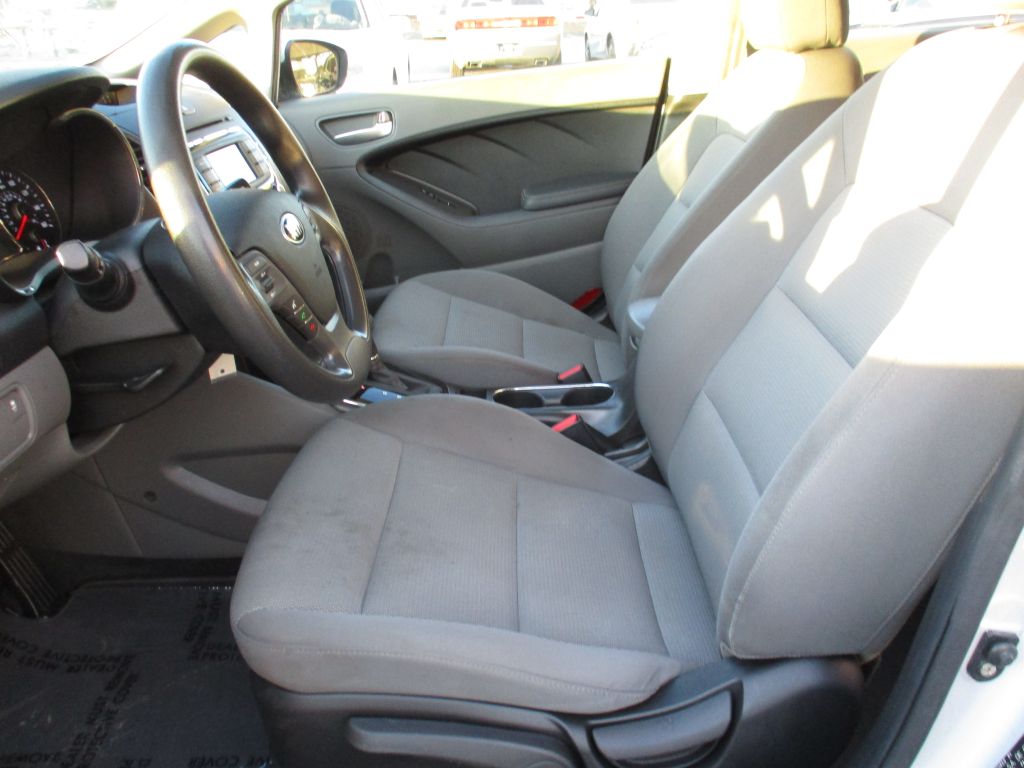 Photo 16 of this KIA FORTE