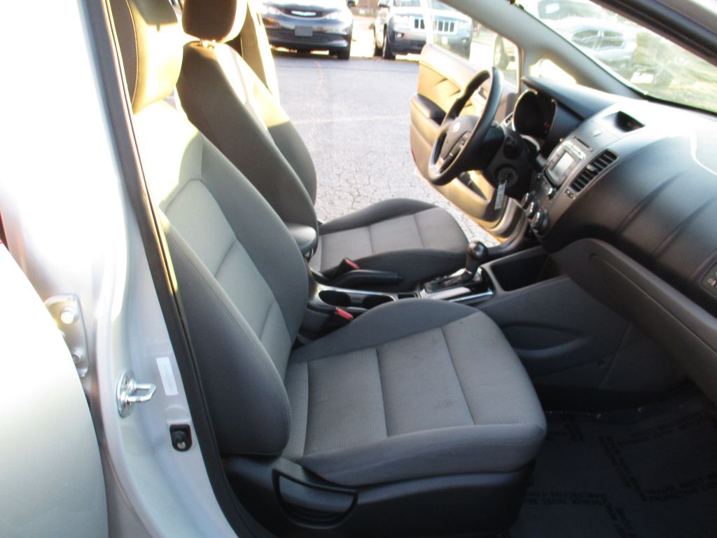 Photo 19 of this KIA FORTE